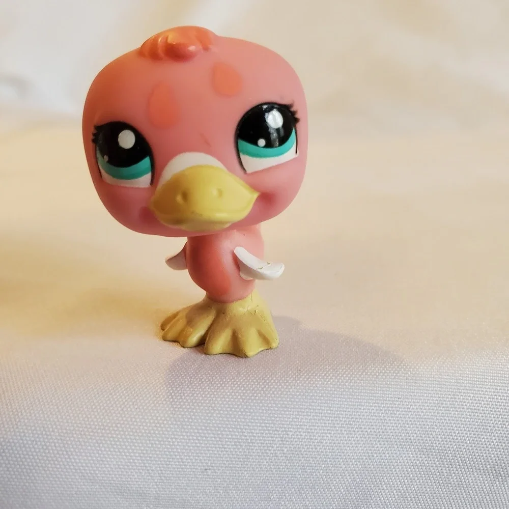 Littlest Pet Shop Authentic LPS #825 Pink Duck Aqua Blue Tear Drop Eyes Hasbro